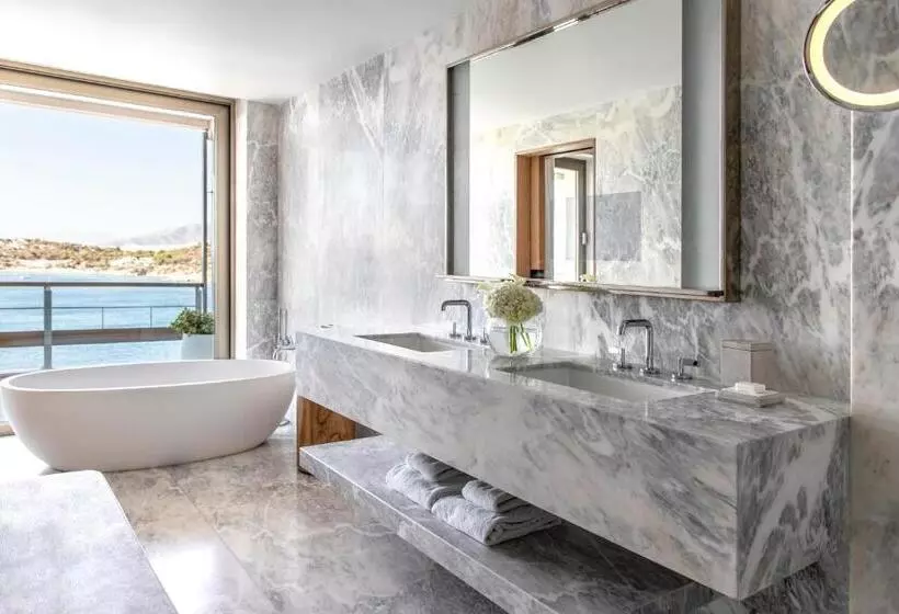 キングサイズベッドのスタンダードルーム, Four Seasons Astir Palace Athens