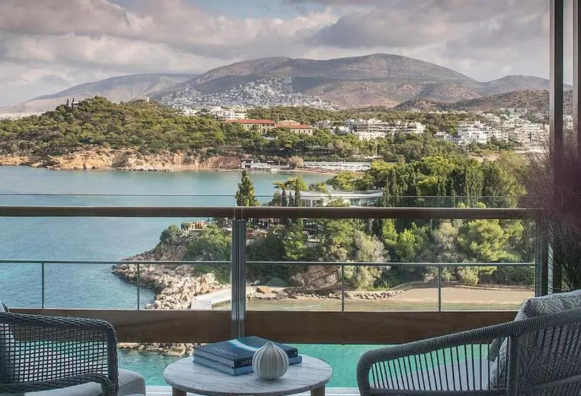 キングサイズベッドのスタンダードルーム, Four Seasons Astir Palace Athens