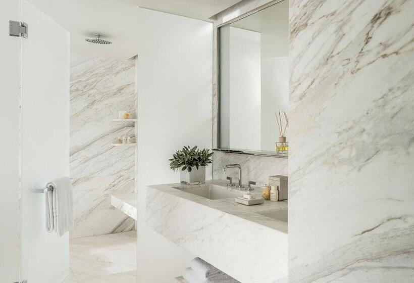 Полулюкс Кровать Кинг, Four Seasons Astir Palace Athens