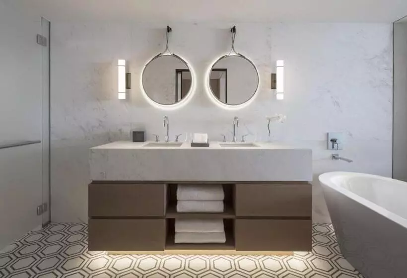 キングサイズベッドのスイートルーム, Four Seasons Astir Palace Athens