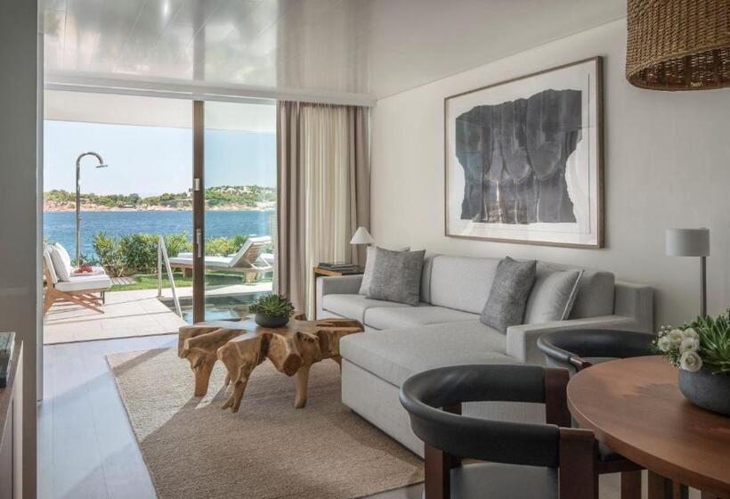 מיטת קינג בסוויטה, Four Seasons Astir Palace Athens