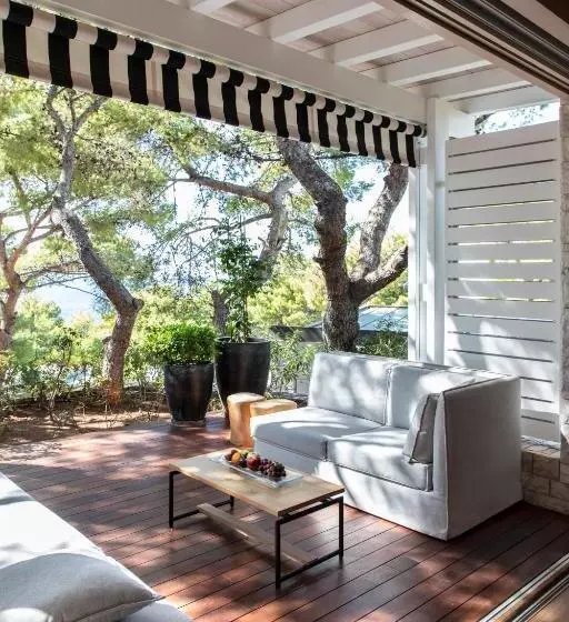 スタンダードバンガロー, Four Seasons Astir Palace Athens