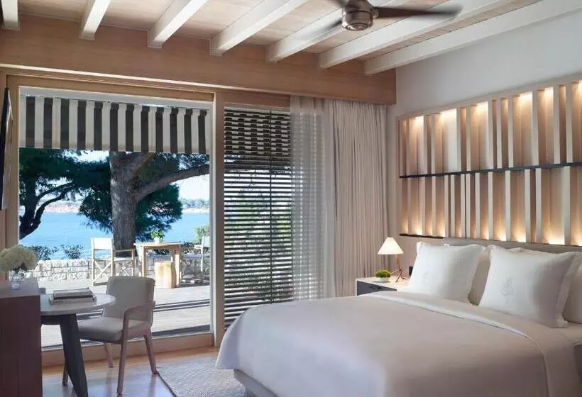 スタンダードバンガロー, Four Seasons Astir Palace Athens