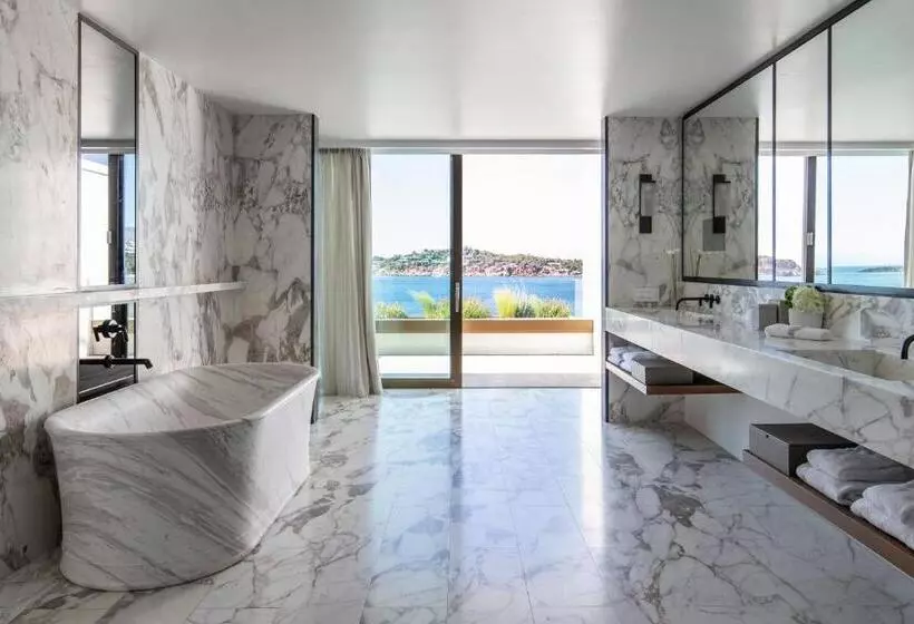 スイート, Four Seasons Astir Palace Athens