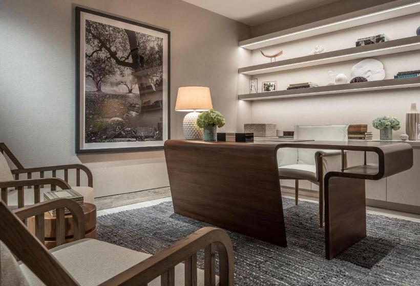 סוויטה מלכותית 2 חדרים, Four Seasons Astir Palace Athens