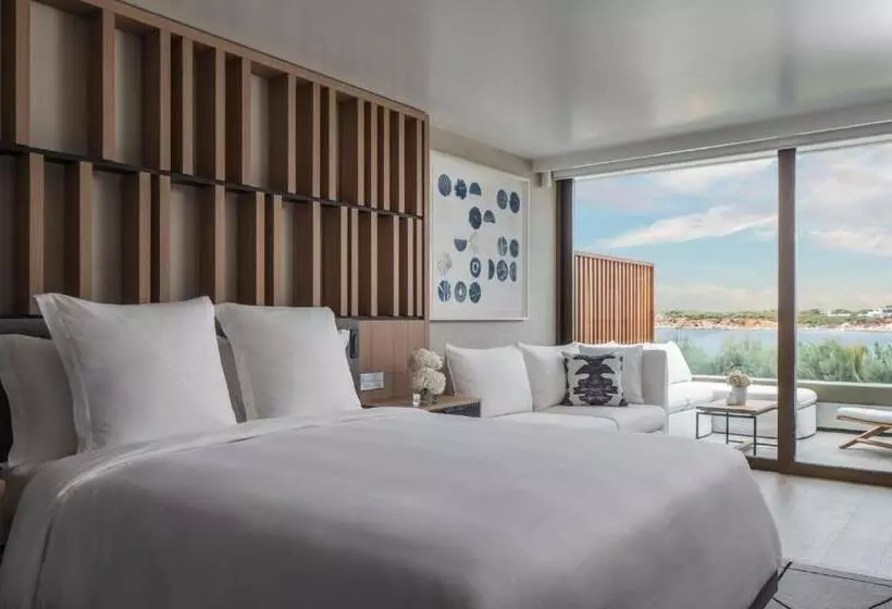 キングサイズベッドのスタンダードルーム, Four Seasons Astir Palace Athens