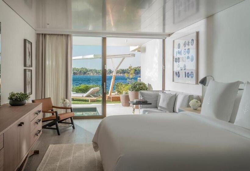 מיטת קינג בסוויטה, Four Seasons Astir Palace Athens