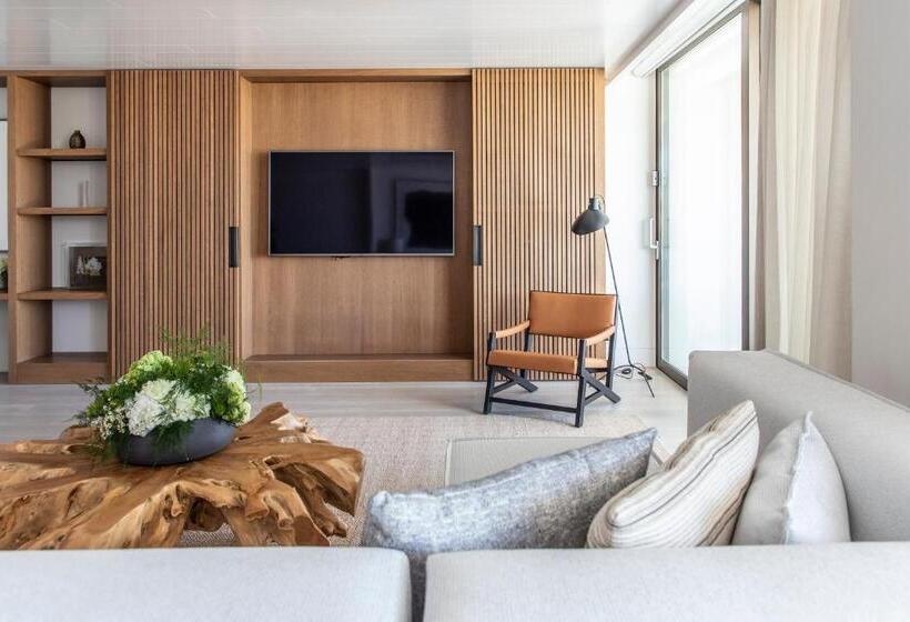 Люкс Кровать Кинг, Four Seasons Astir Palace Athens