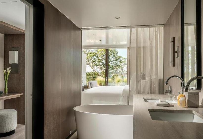 מיטת קינג בסוויטה, Four Seasons Astir Palace Athens