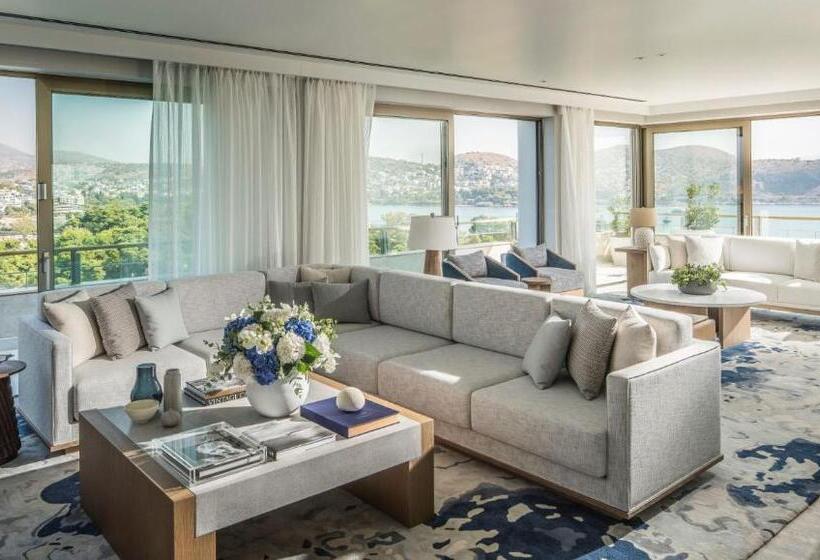 Люкс, Four Seasons Astir Palace Athens