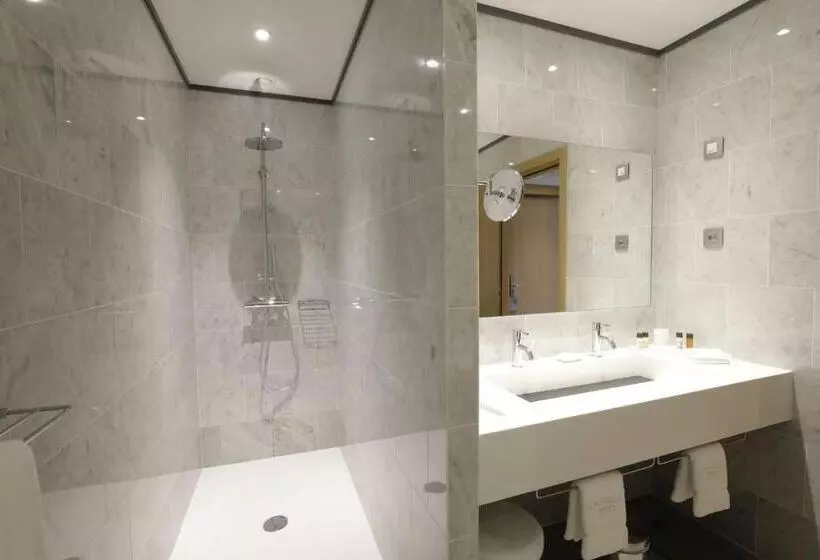 اتاق لوکس با چشم‌انداز دریا, La Villa Calvi