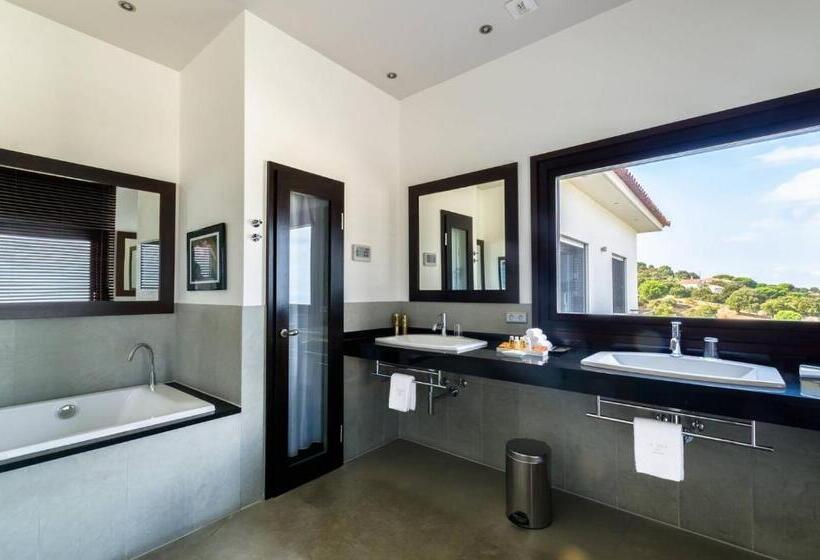 ویلای 1 خوابه, La Villa Calvi