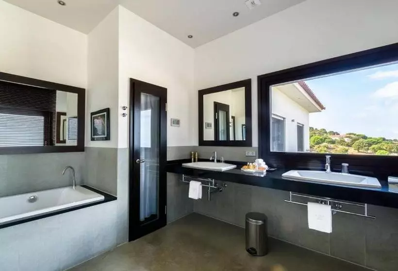 ویلای 1 خوابه, La Villa Calvi