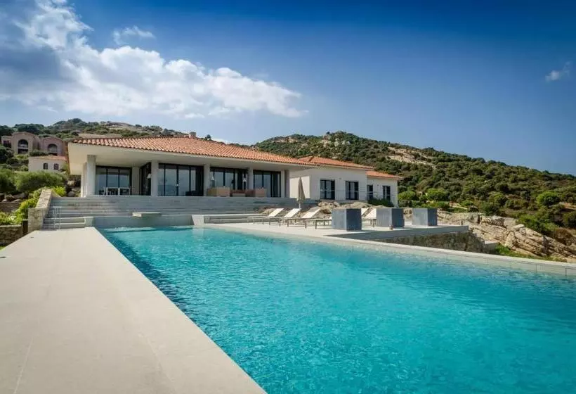 ویلای 1 خوابه, La Villa Calvi