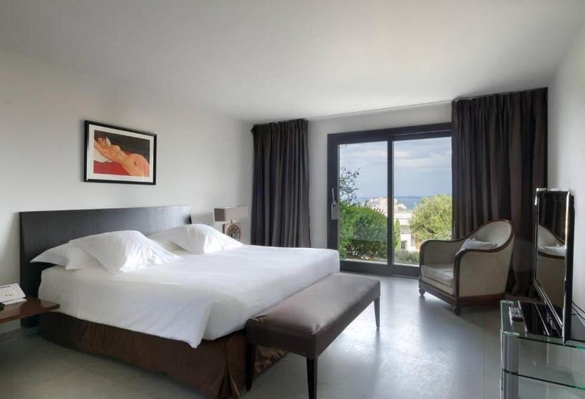 ویلای 1 خوابه, La Villa Calvi