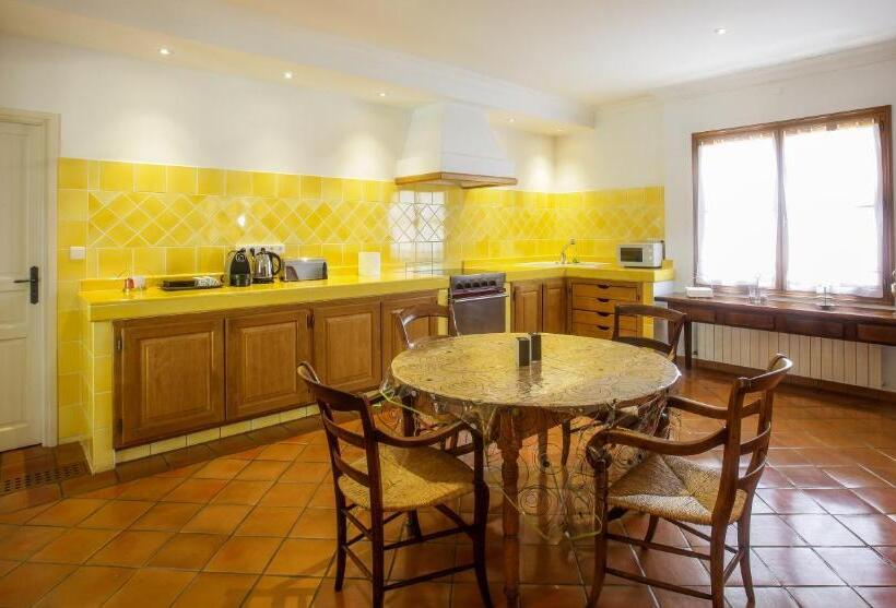 Вилла 1 Спальня Вид на Сад, La Villa Calvi