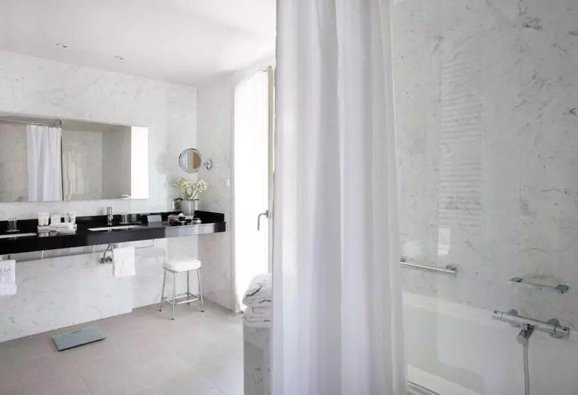 2 Bedrooms Suite Sea View, La Villa Calvi