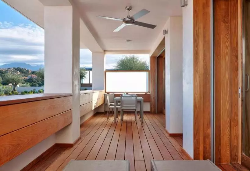 سوئیت مستر با چشم‌انداز دریا, La Villa Calvi