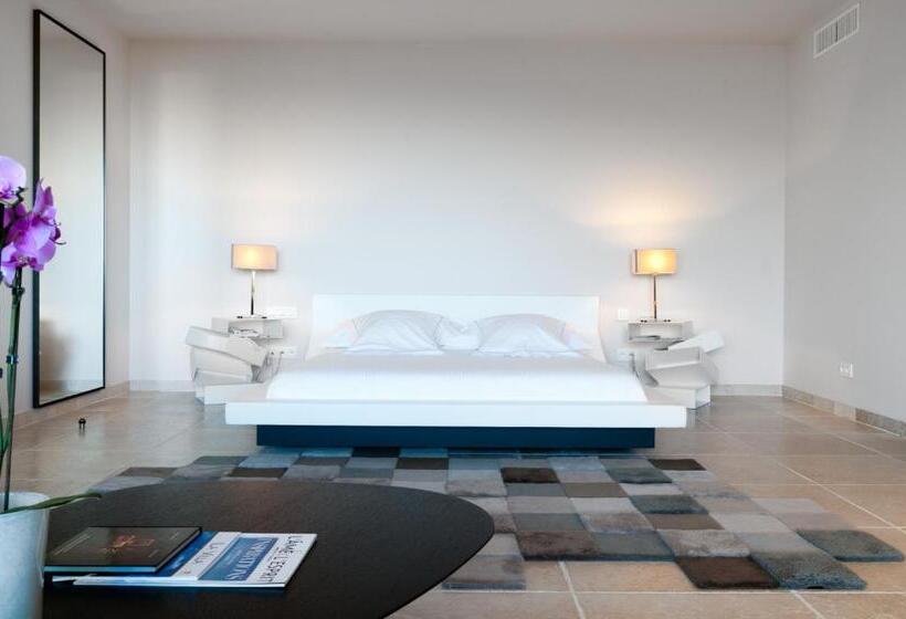 سوئیت مستر با چشمانداز دریا, La Villa Calvi