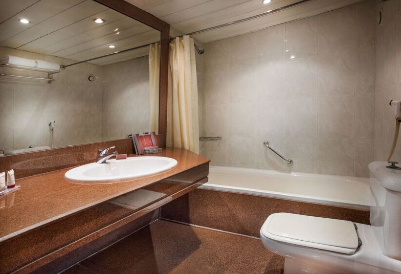 اتاق استاندارد سه نفره, Pyramisa Suites Hotel Cairo