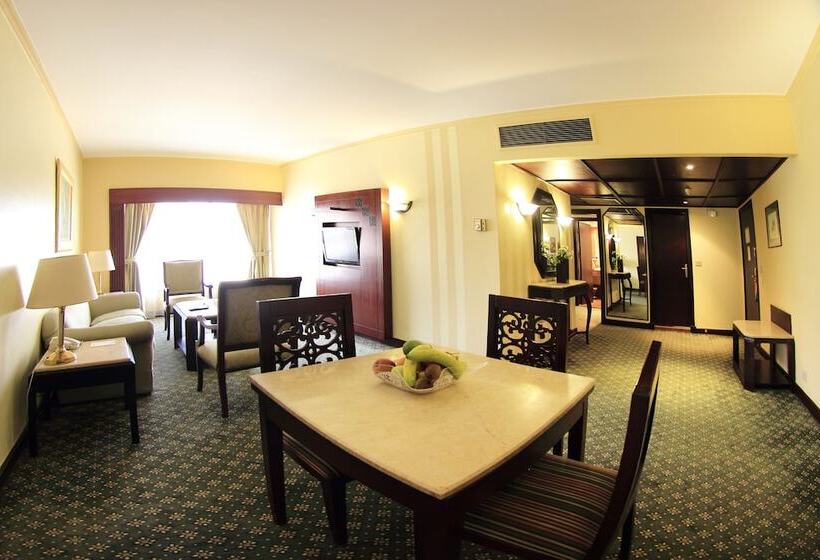 سوئیت 2 خوابه, Pyramisa Suites Hotel Cairo