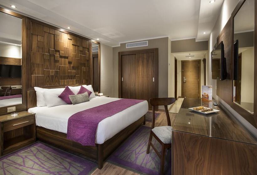 اتاق پرمیوم, Pyramisa Suites Hotel Cairo