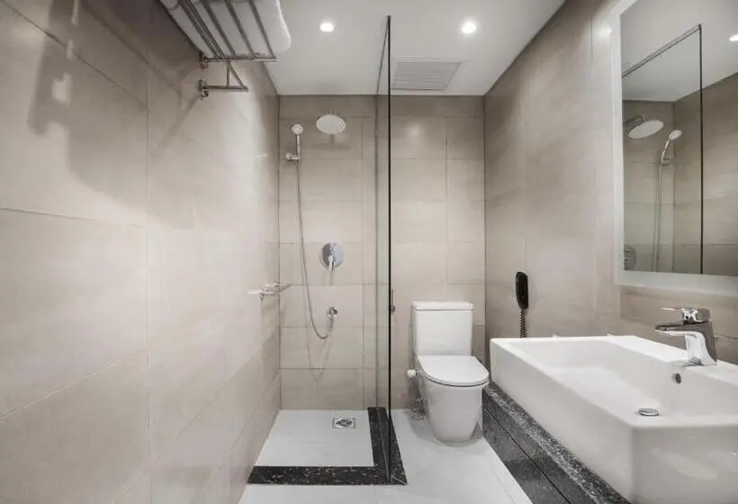 Deluxe Room King Size Bed