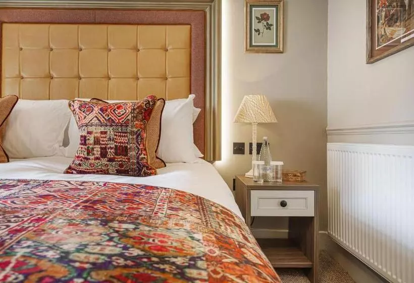 スーペリアールーム, The George Hotel, Amesbury, Wiltshire