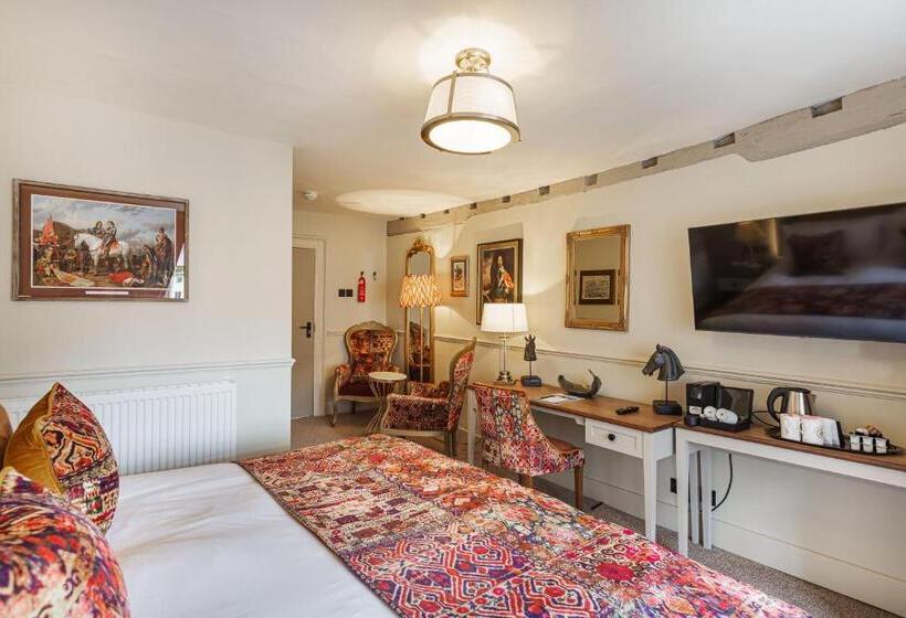 Номер Superior, The George Hotel, Amesbury, Wiltshire