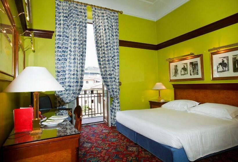 Superior Room with Terrace, Albani Firenze