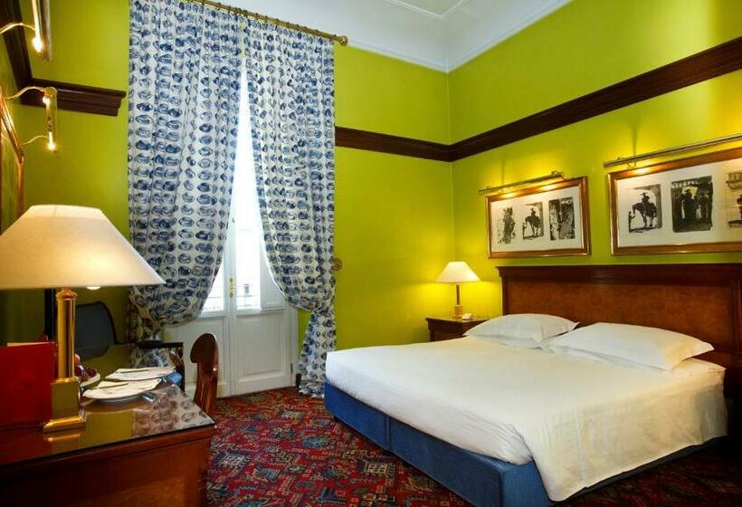 Superior Room with Terrace, Albani Firenze