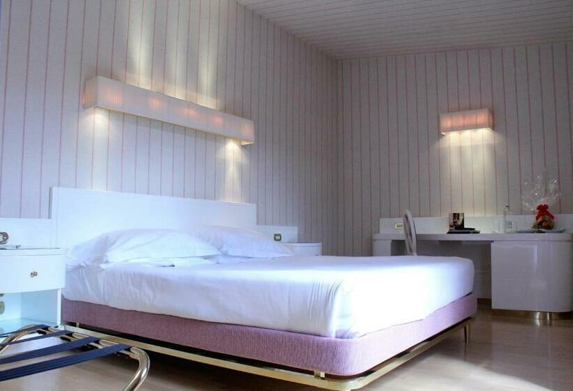 Superior Room with Terrace, Albani Firenze