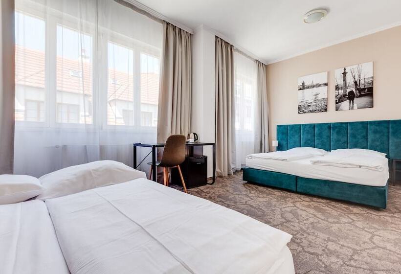 اتاق استاندارد چهار تخته, Andante