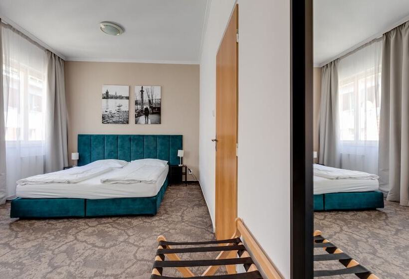 اتاق استاندارد چهار تخته, Andante