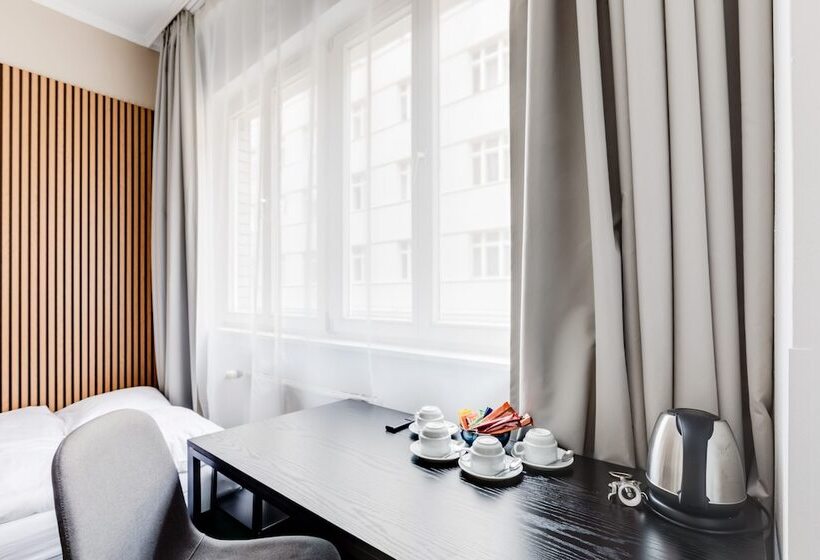 اتاق استاندارد چهار تخته, Andante