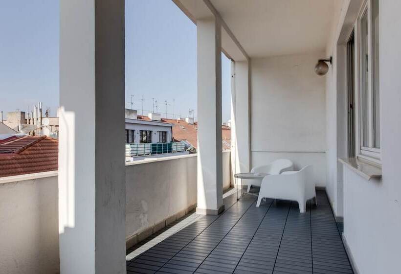 اتاق استاندارد چهار تخته, Andante