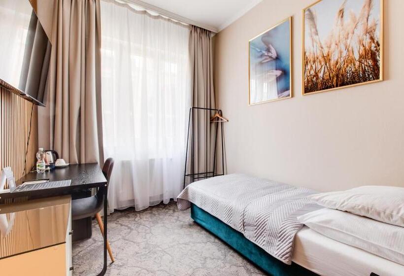 Quarto Estandar Individual, Andante