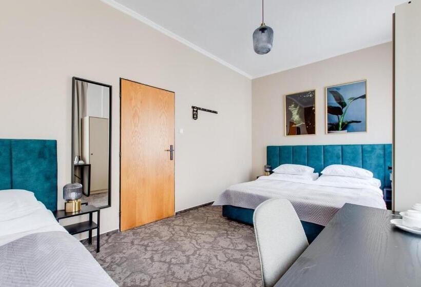 اتاق استاندارد سه نفره, Andante