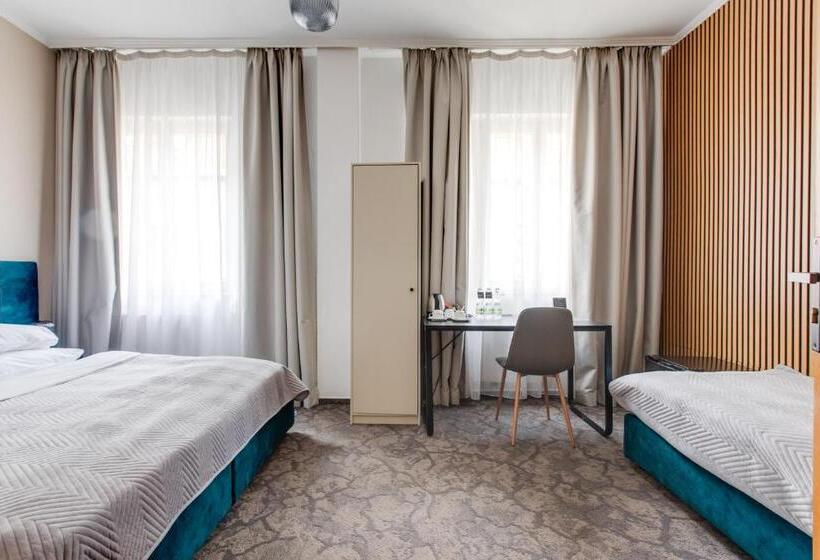 Quarto Triplo Estandar, Andante