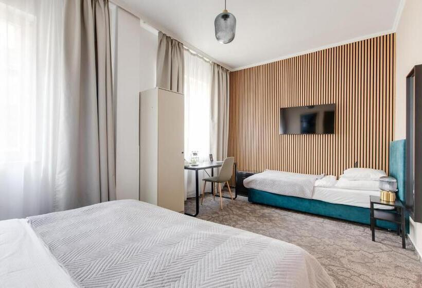 اتاق استاندارد سه نفره, Andante