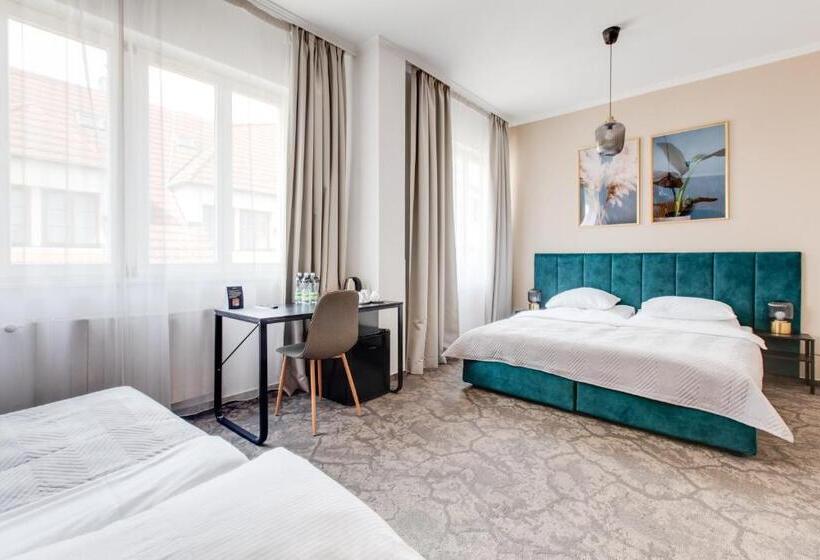 اتاق استاندارد چهار تخته, Andante