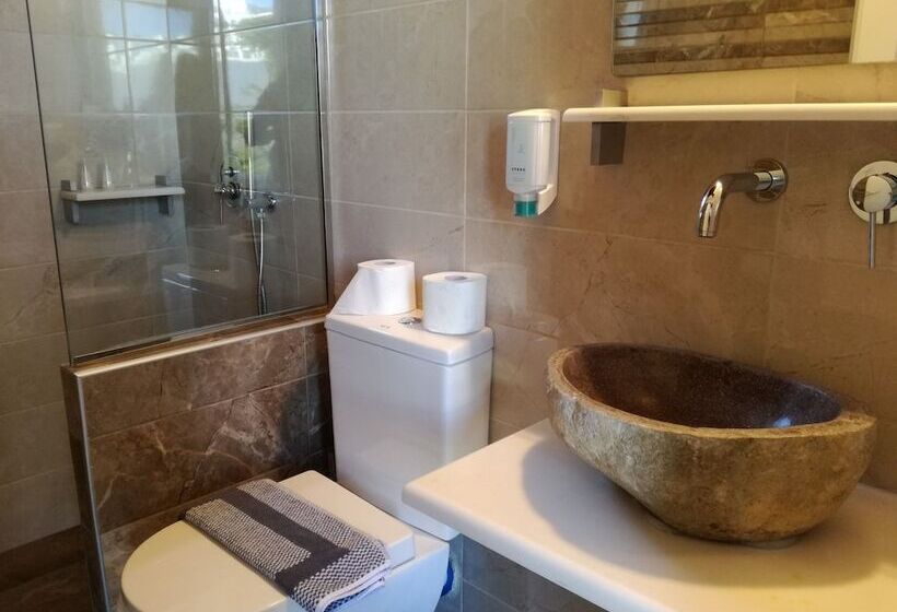 إستوديو سوبيريور, Andromeda Residence