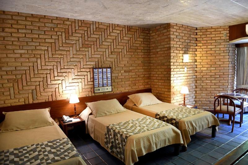 スタンダードトリプルルーム, Catharina Paraguaçu