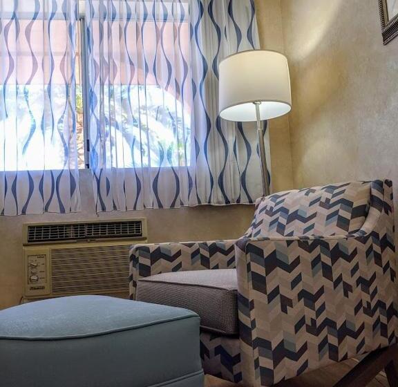 스탠다드 룸 킹사이즈 침대, Days Inn By Wyndham Bullhead City