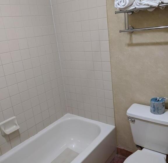 חדר סטנדרט עם מיטת קינג, Days Inn By Wyndham Bullhead City