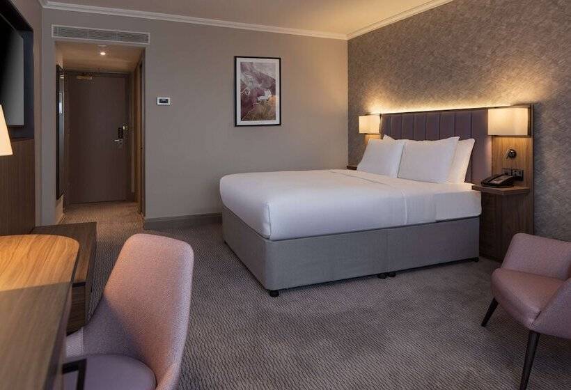 Номер Deluxe, Doubletree By Hilton Dartford Bridge