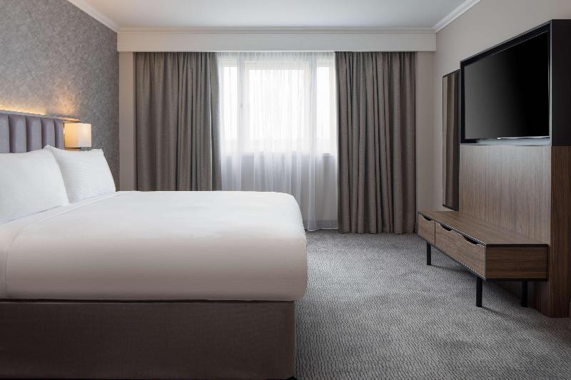 キングサイズベッドのスイートルーム, Doubletree By Hilton Dartford Bridge