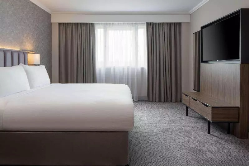 キングサイズベッドのスイートルーム, Doubletree By Hilton Dartford Bridge