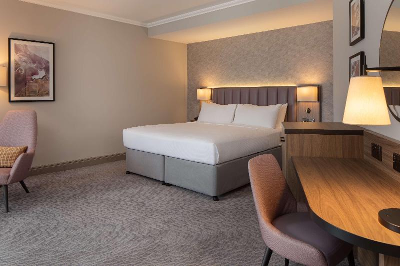 Номер Deluxe, Doubletree By Hilton Dartford Bridge