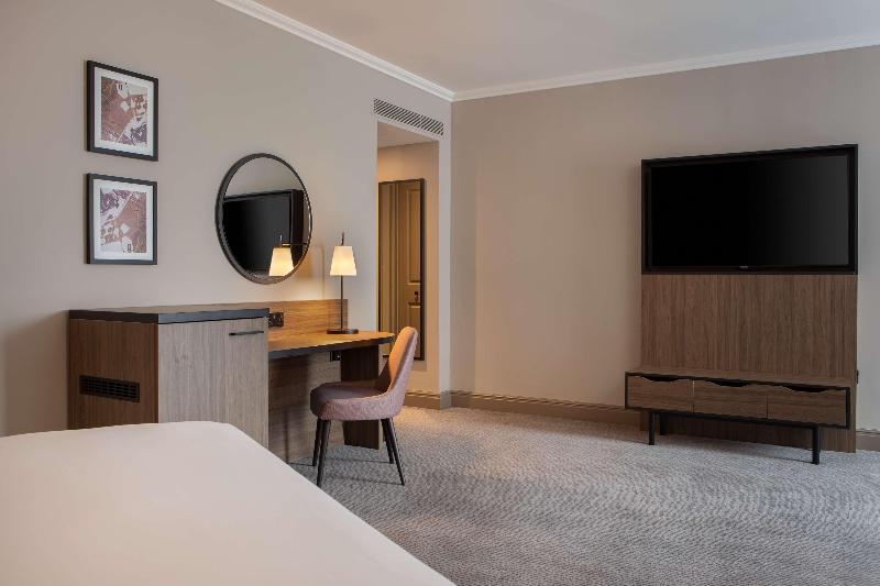 Номер Deluxe, Doubletree By Hilton Dartford Bridge